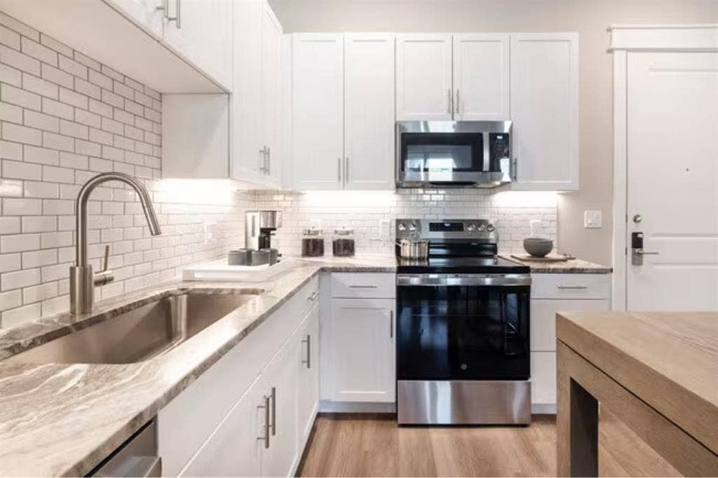 Fully furnished 1 bed 1 bath