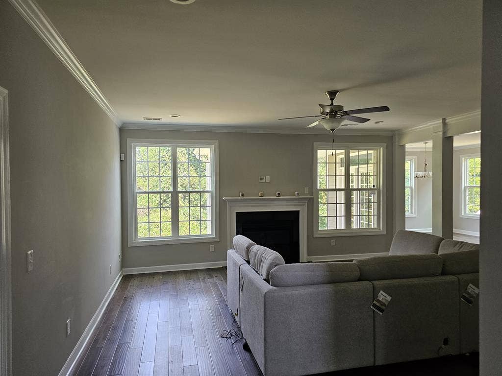 Room in 4Bed/2.5 Lots of space!!