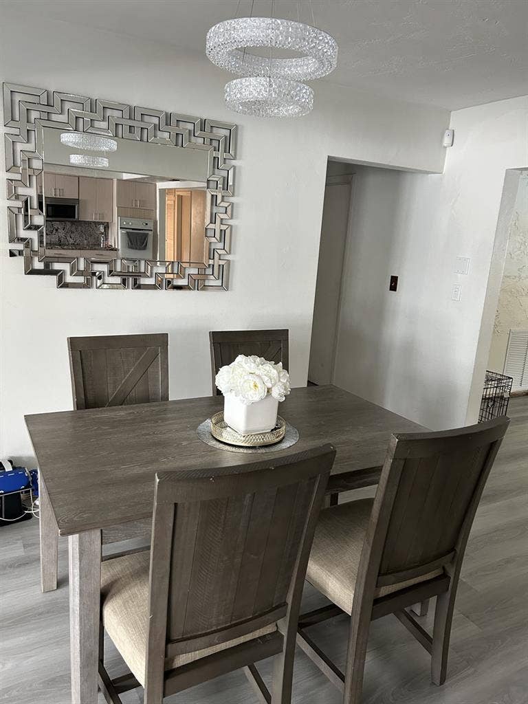 Nice Room in Pembroke Lakes