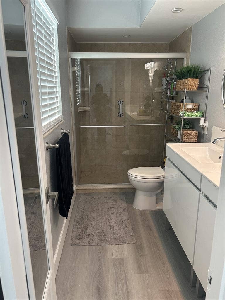 Nice Room in Pembroke Lakes