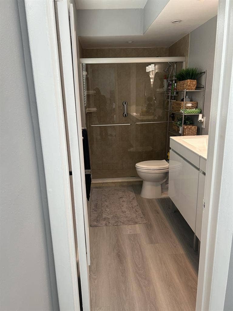 Nice Room in Pembroke Lakes