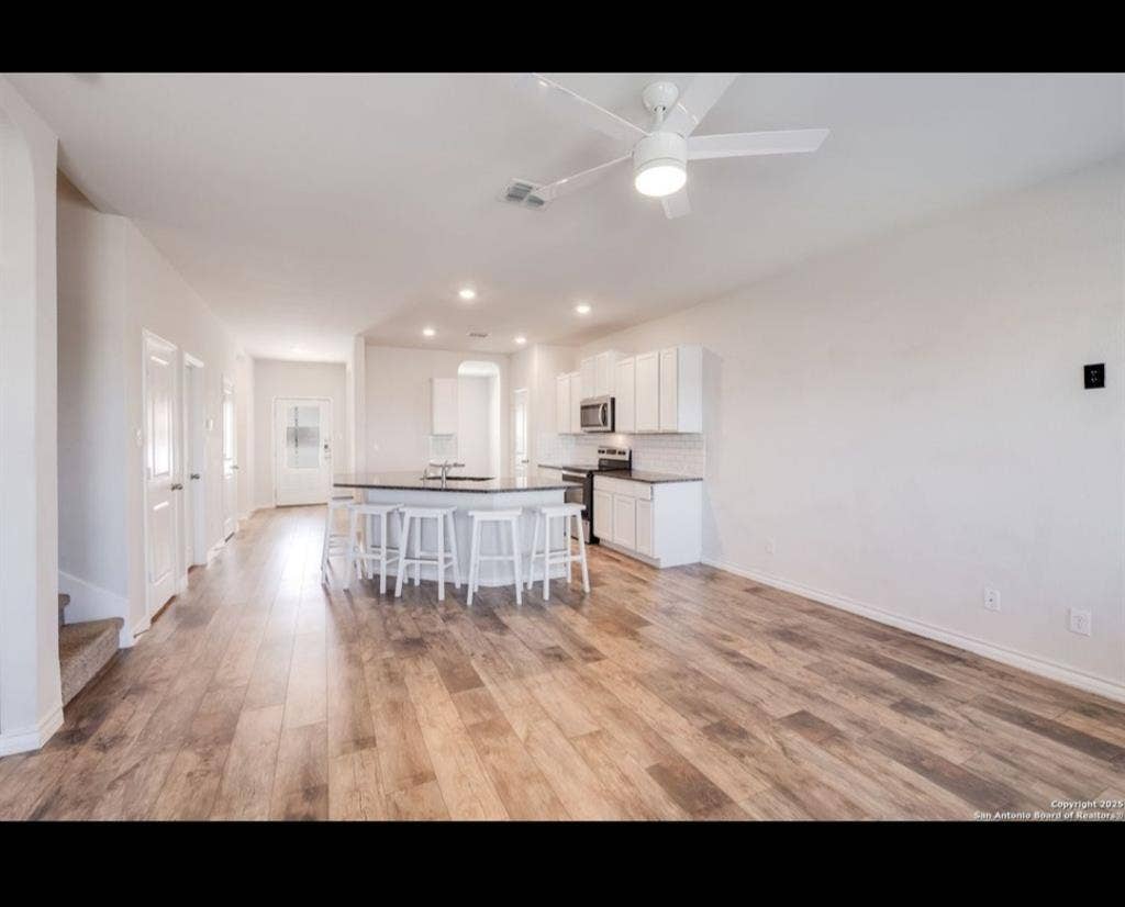 Looking for a roommate