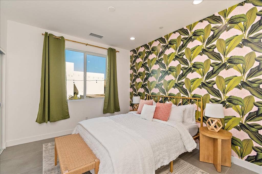 Room for rent with Private Bathroom