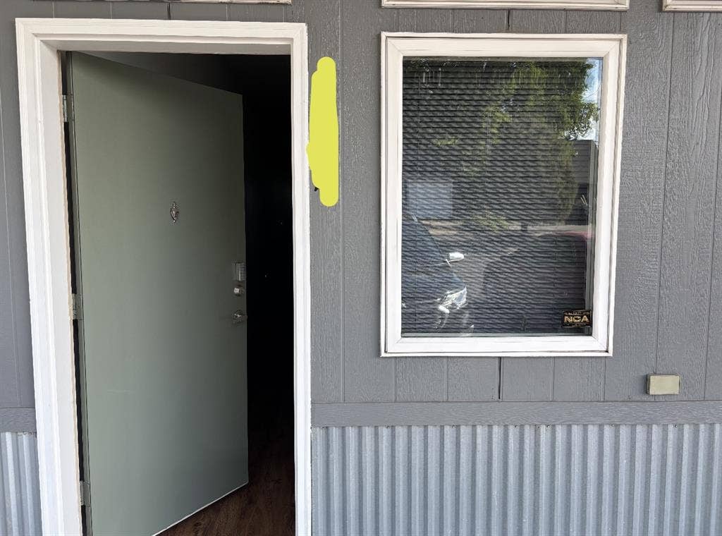 ROOM for RENT 2br/2ba APARTMENT