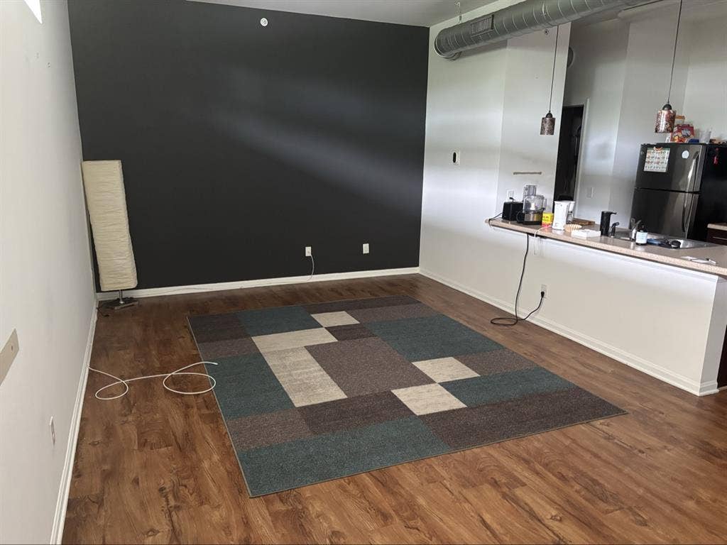 ROOM for RENT 2br/2ba APARTMENT