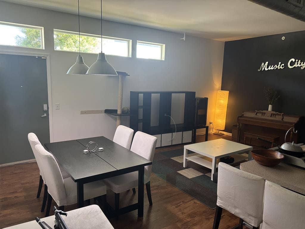 ROOM for RENT 2br/2ba APARTMENT