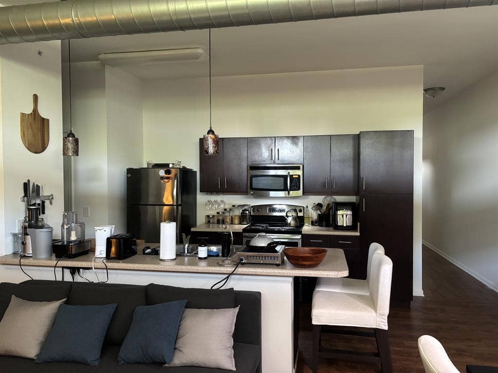ROOM for RENT 2br/2ba APARTMENT