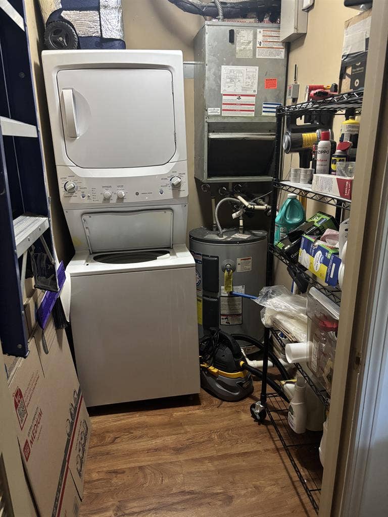 ROOM for RENT 2br/2ba APARTMENT