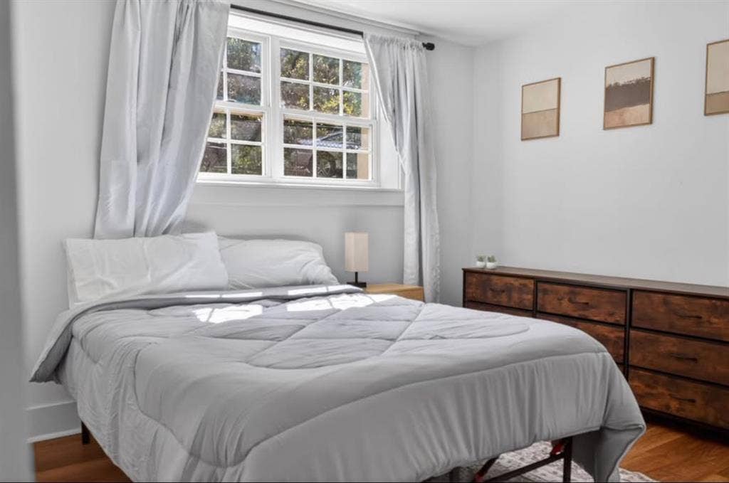 Private Room in Forest Park $750/mo