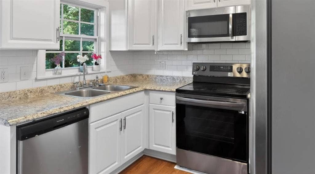 Private Room in Forest Park $750/mo