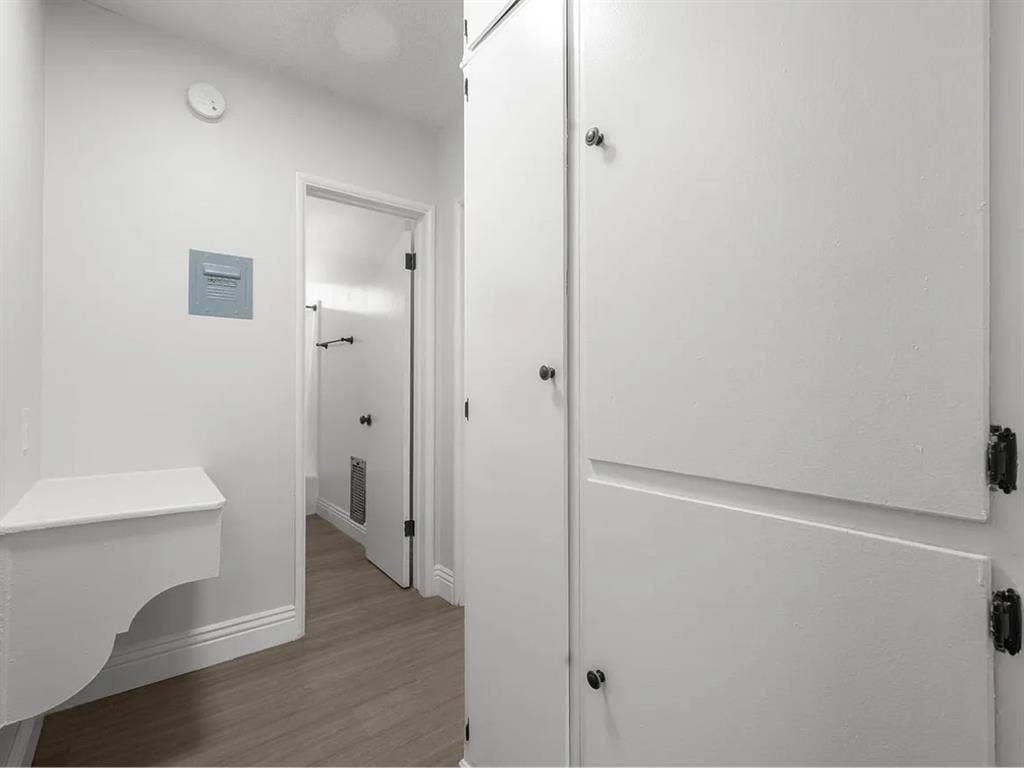 1 spacious bedroom available