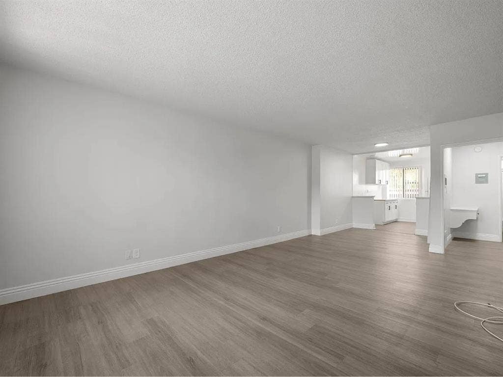 1 spacious bedroom available