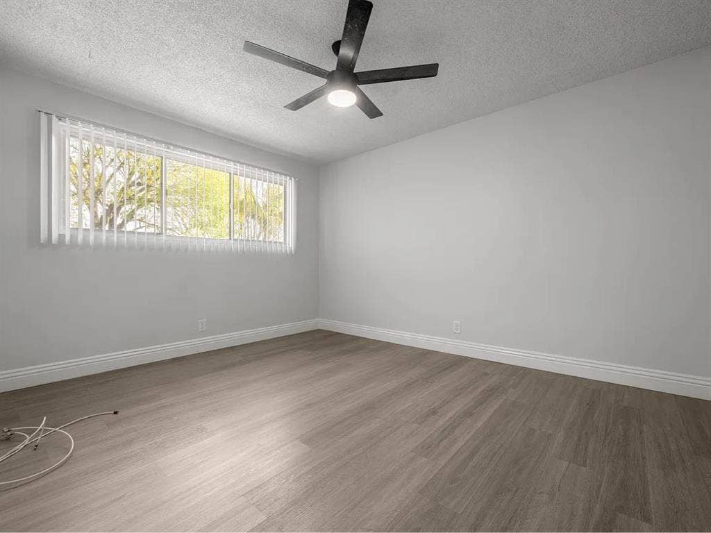 1 spacious bedroom available