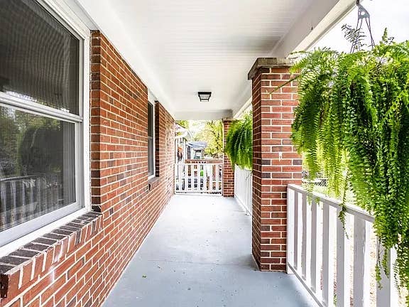 Room Available Now in Indy