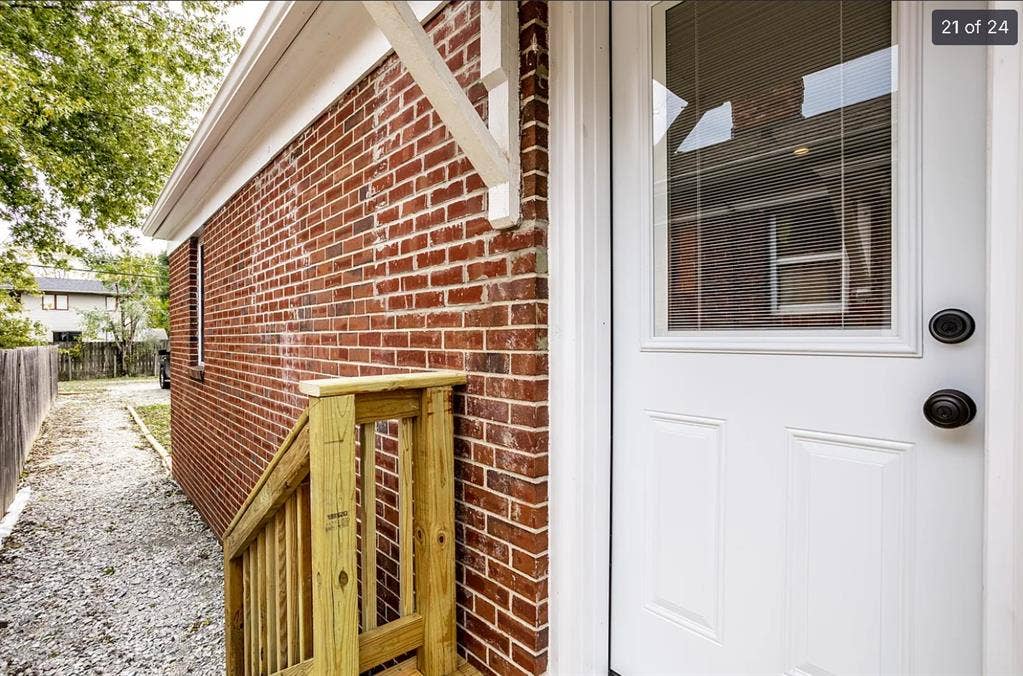 Room Available Now in Indy