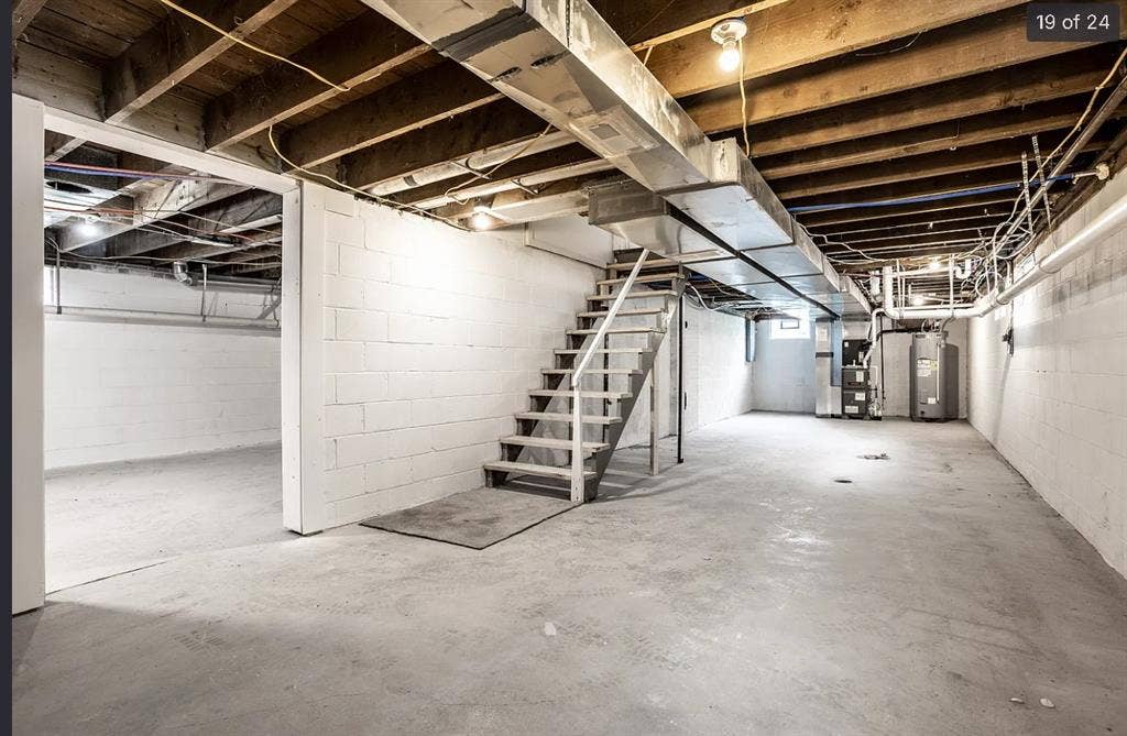 Room Available Now in Indy