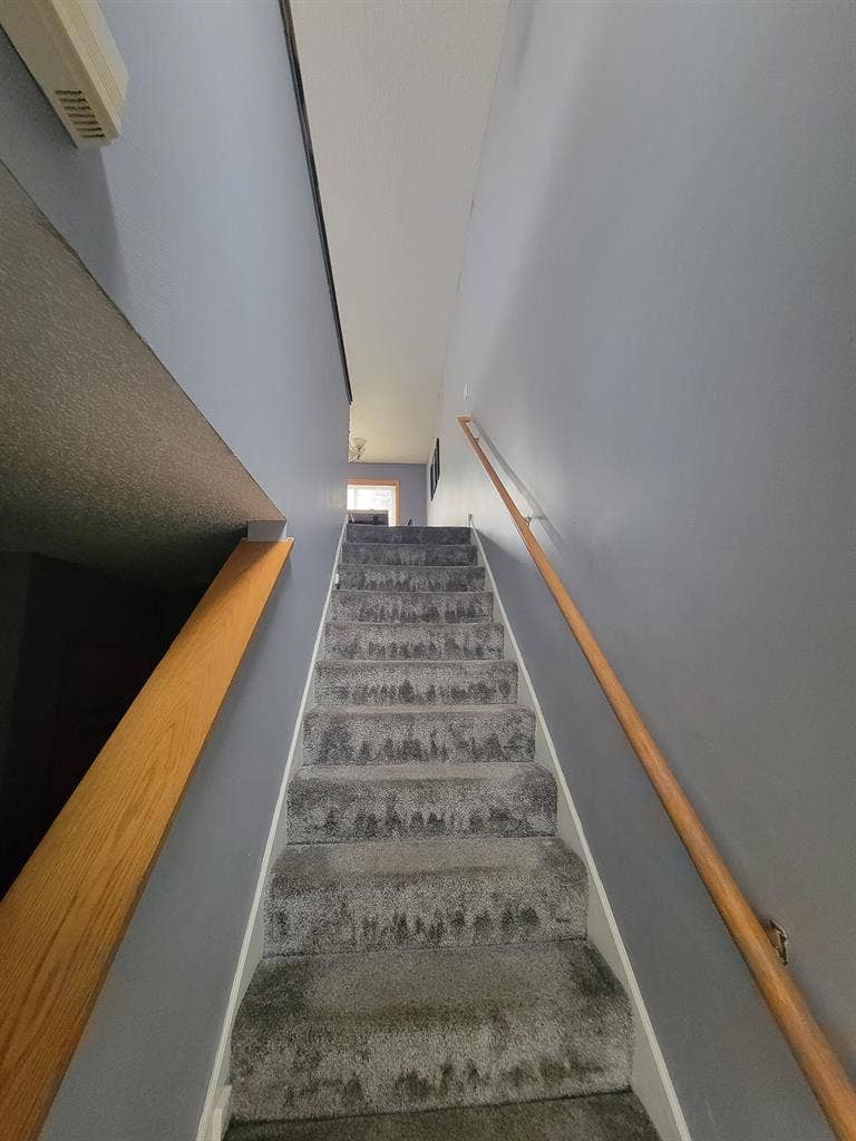 Looking for 1 male roomate!