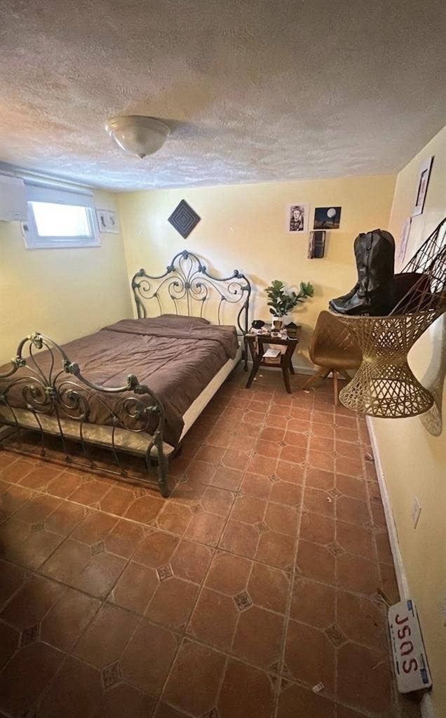 SUBLET MY ROOM IN CENTRAL SQUARE!
