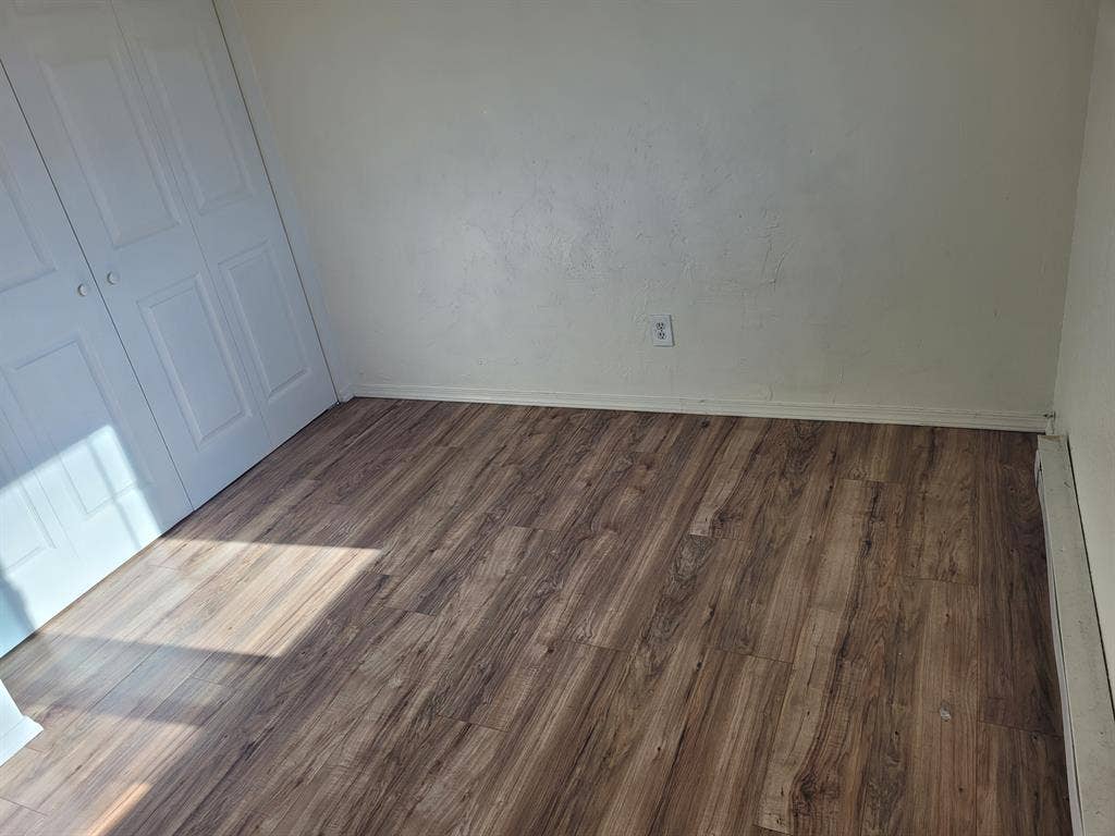 A room in a 2 bed 1 bath apartment