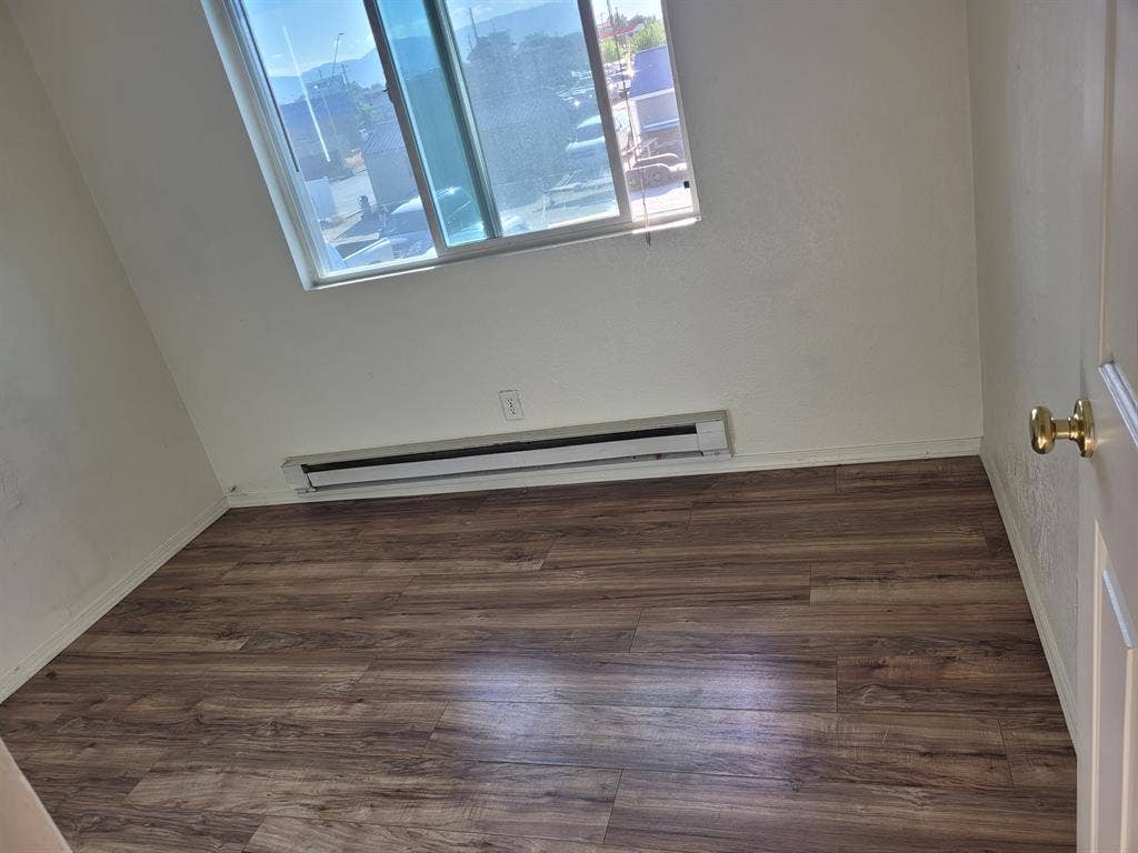 A room in a 2 bed 1 bath apartment