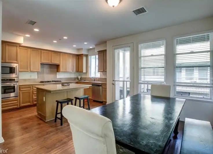 1 mile from the beach, bedroom