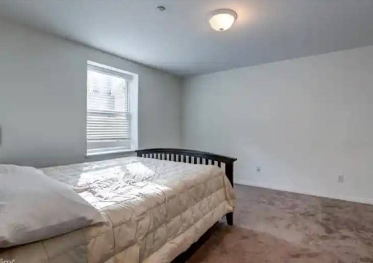 1 mile from the beach, bedroom
