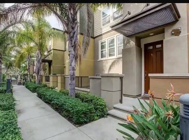 1 mile from the beach, bedroom
