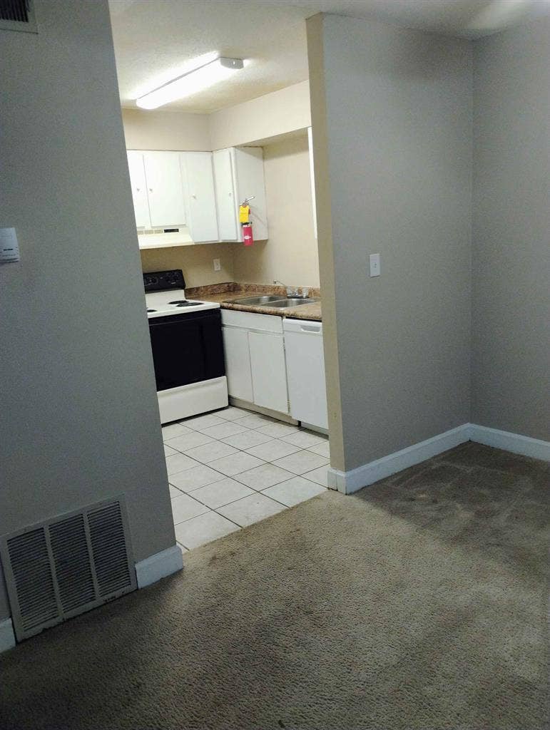 1 BR APT. $600/month near downtown