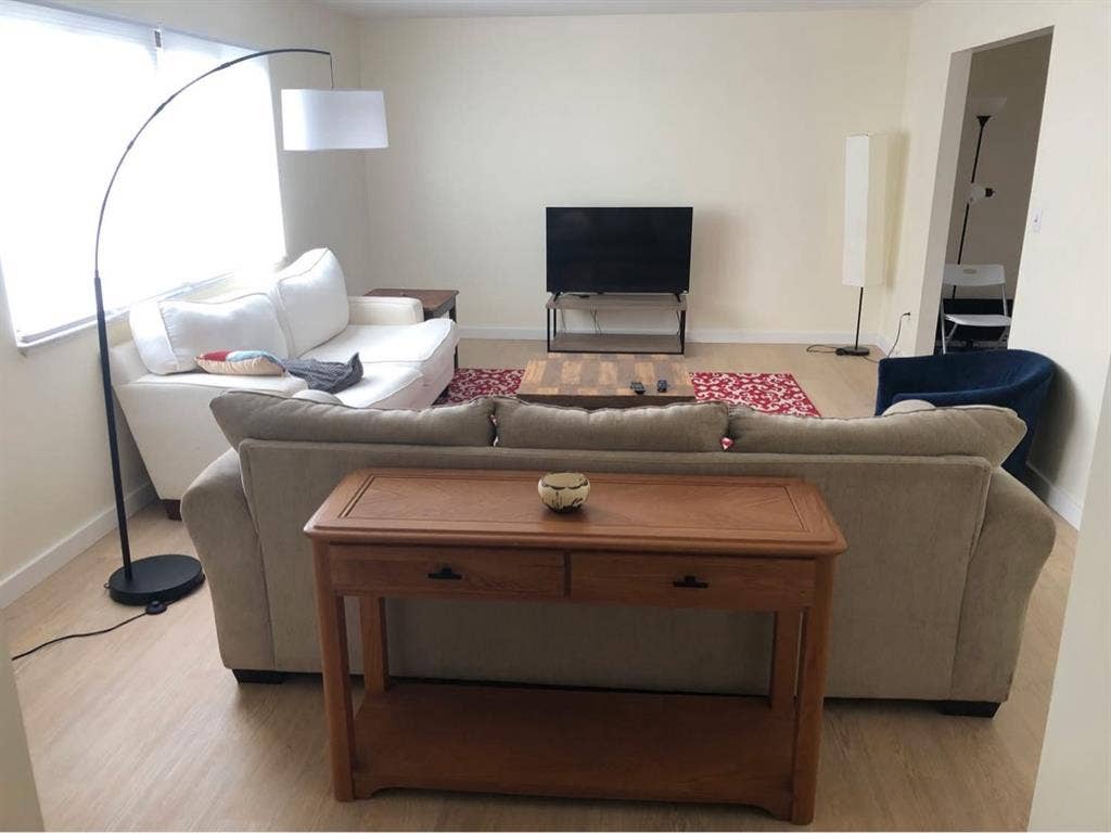 Looking to fill two rooms for 7/1