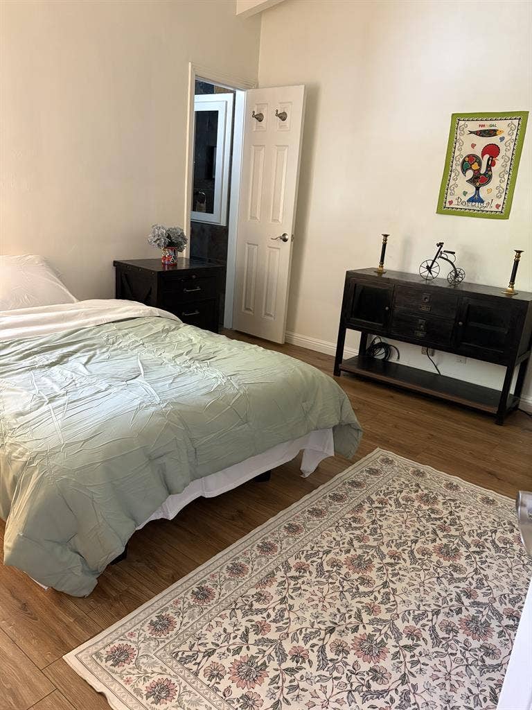 Room with private bath utility paid