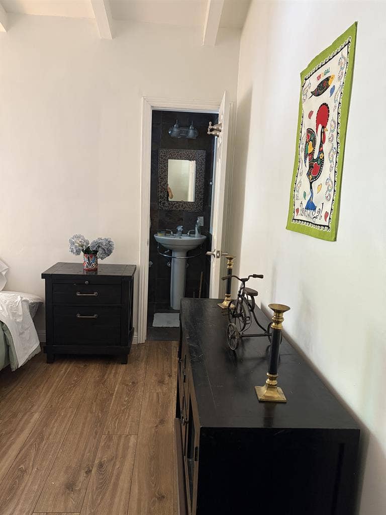 Room with private bath utility paid