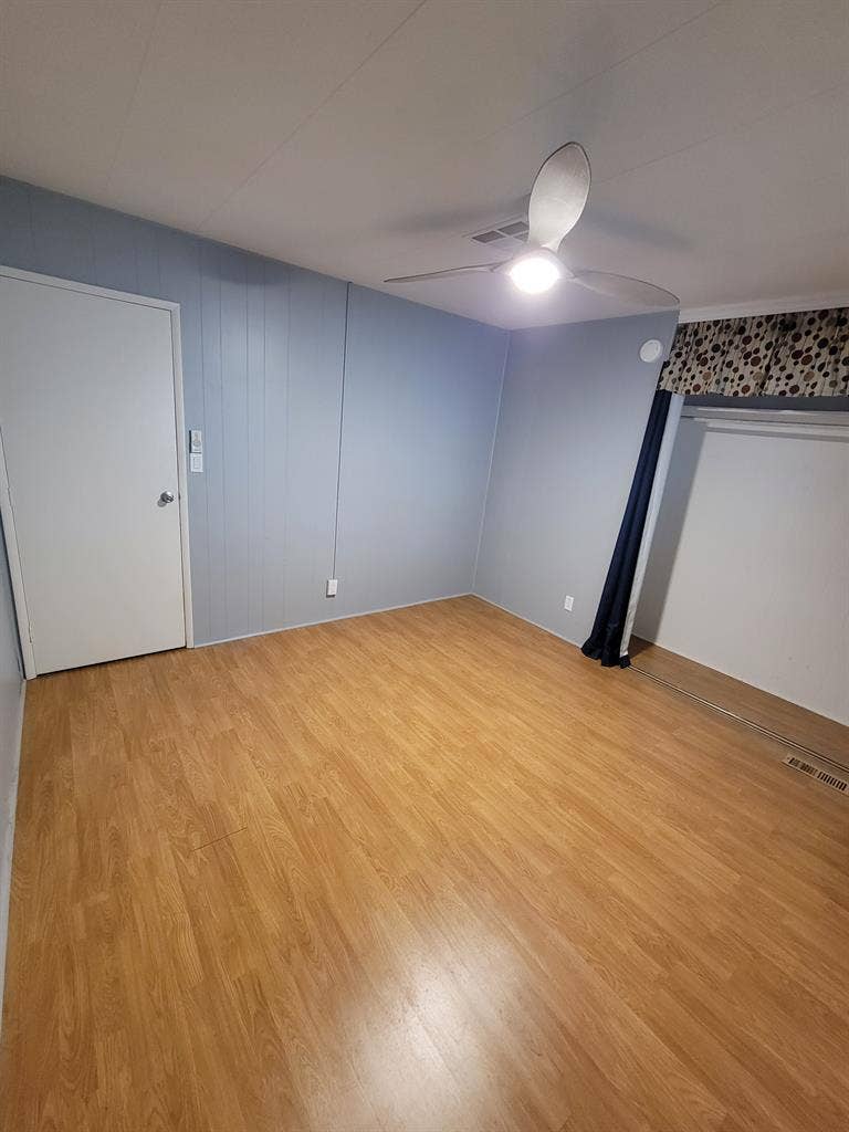 Private room w guest bathroom