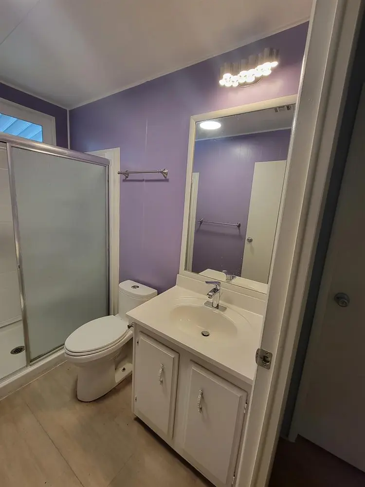 Private room w guest bathroom