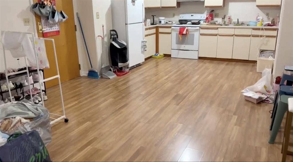 Private room for 1,800/month Aug 1