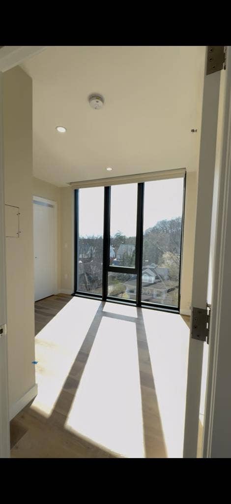 Female Roomi | July 1 Lease Renewal