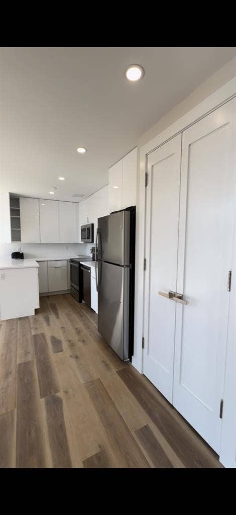 Female Roomi | July 1 Lease Renewal