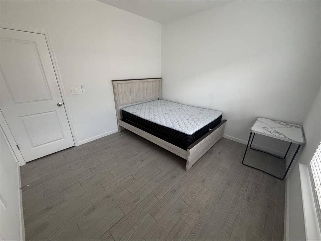 800$ Private Room w/ Private Bath