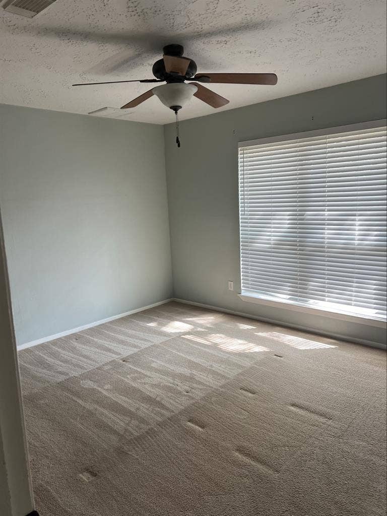 Shared room for rent