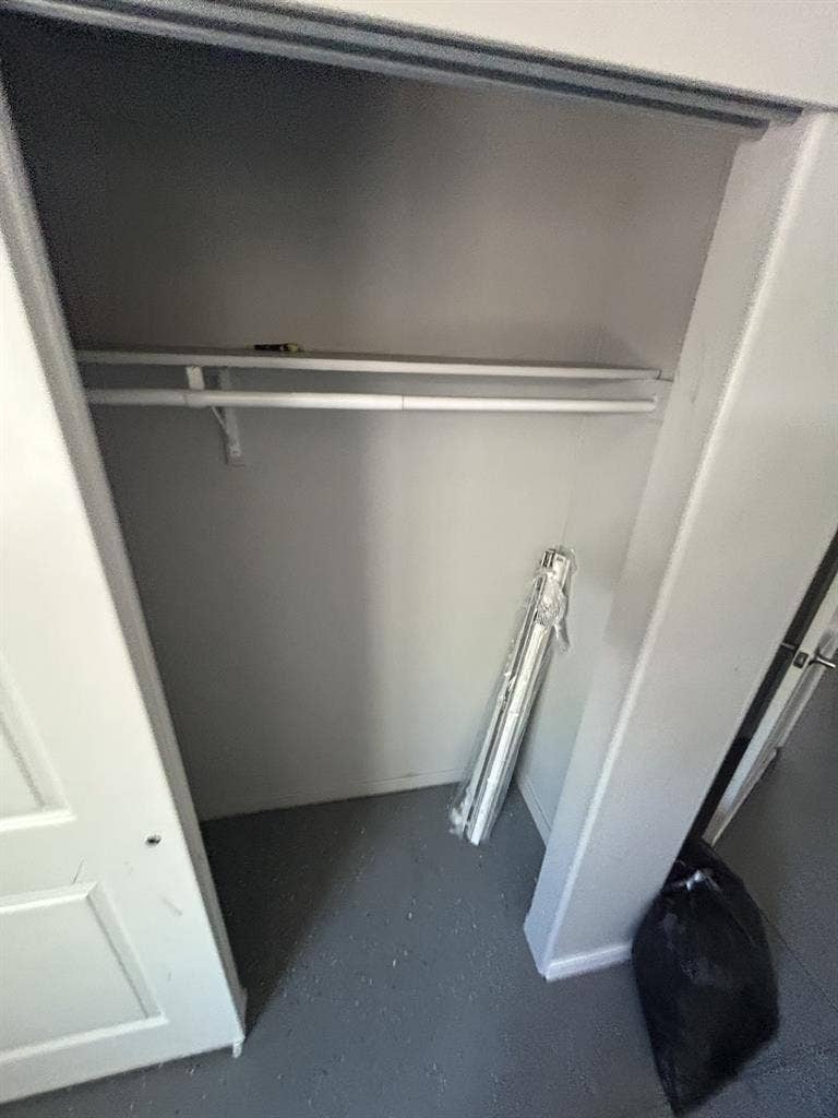 Looking for Female Roommate