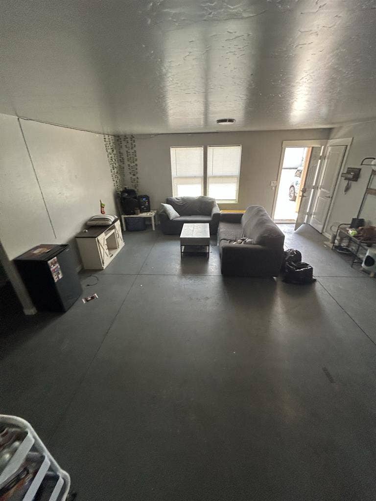 Looking for Female Roommate