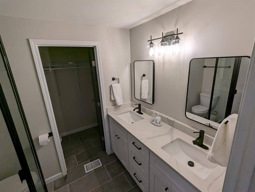 Room for Rent (All female house)