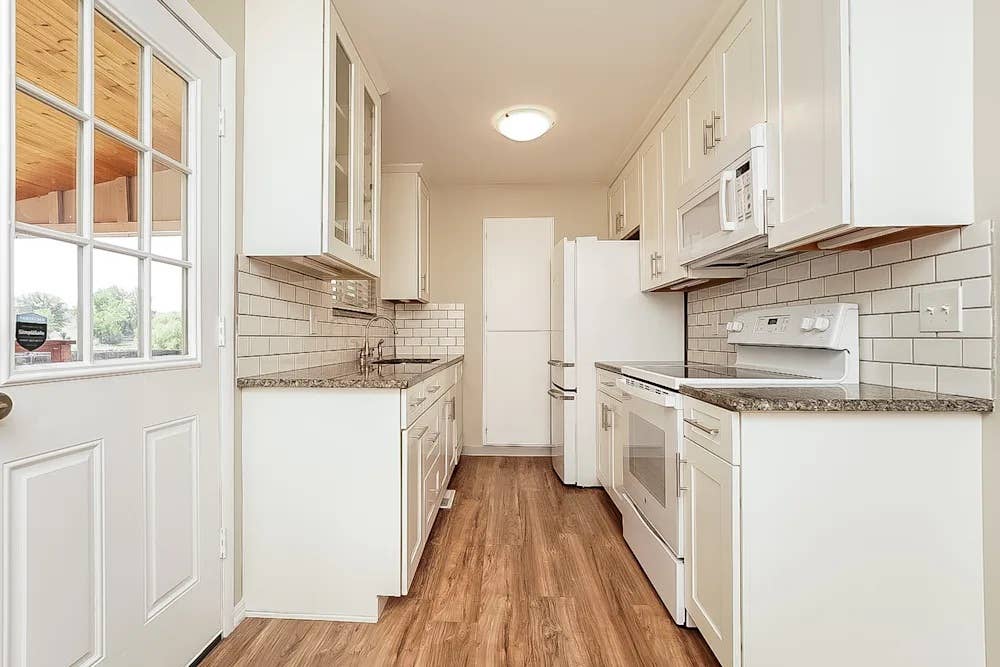 Roommates Wanted