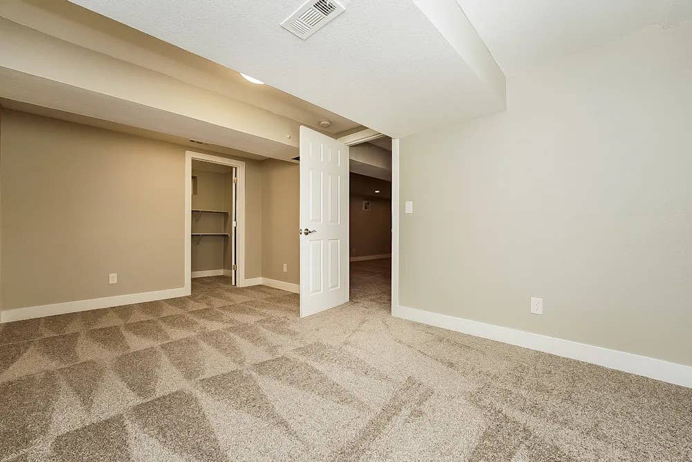 Roommates Wanted