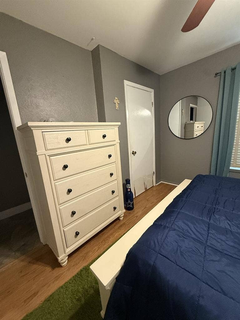 Room for rent in house