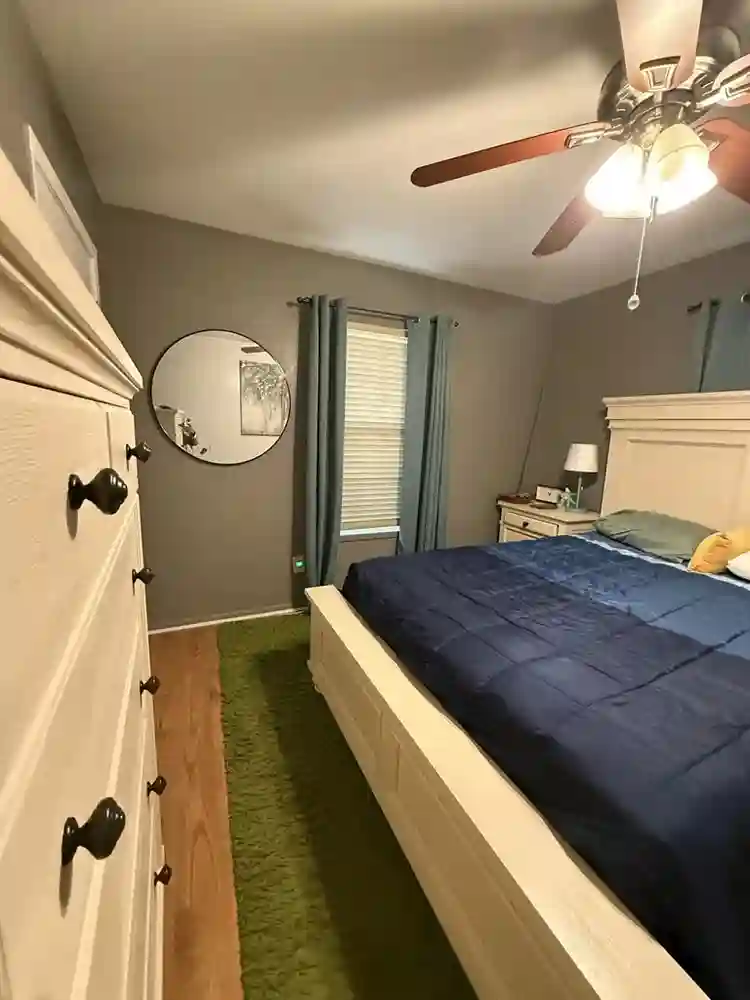 Room for rent in house