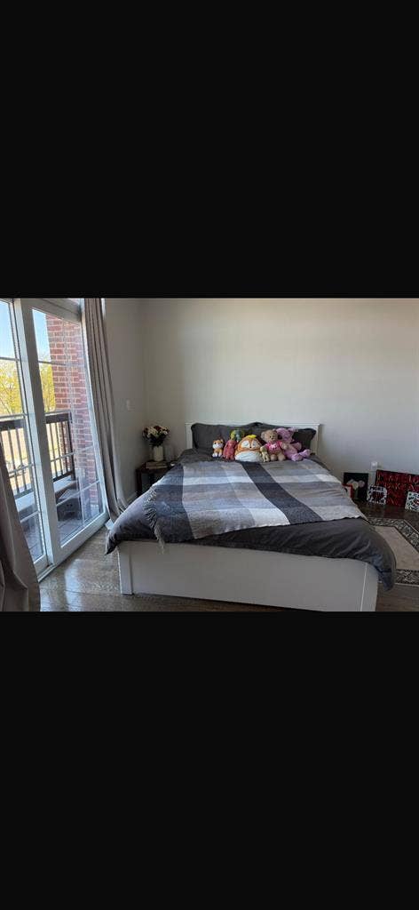 Room for Rent in somerville