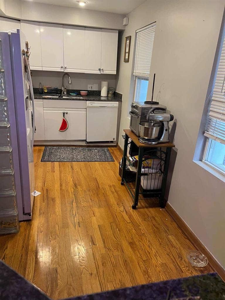 Looking for 1 roommate for July 1st