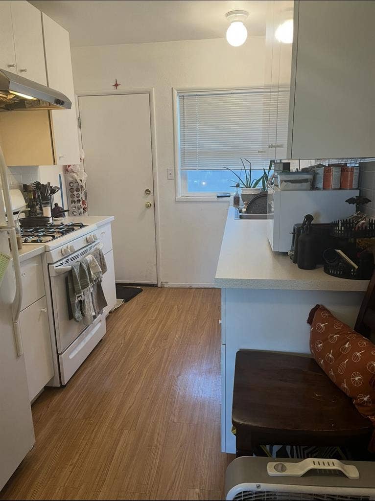 Fully furnished room women only