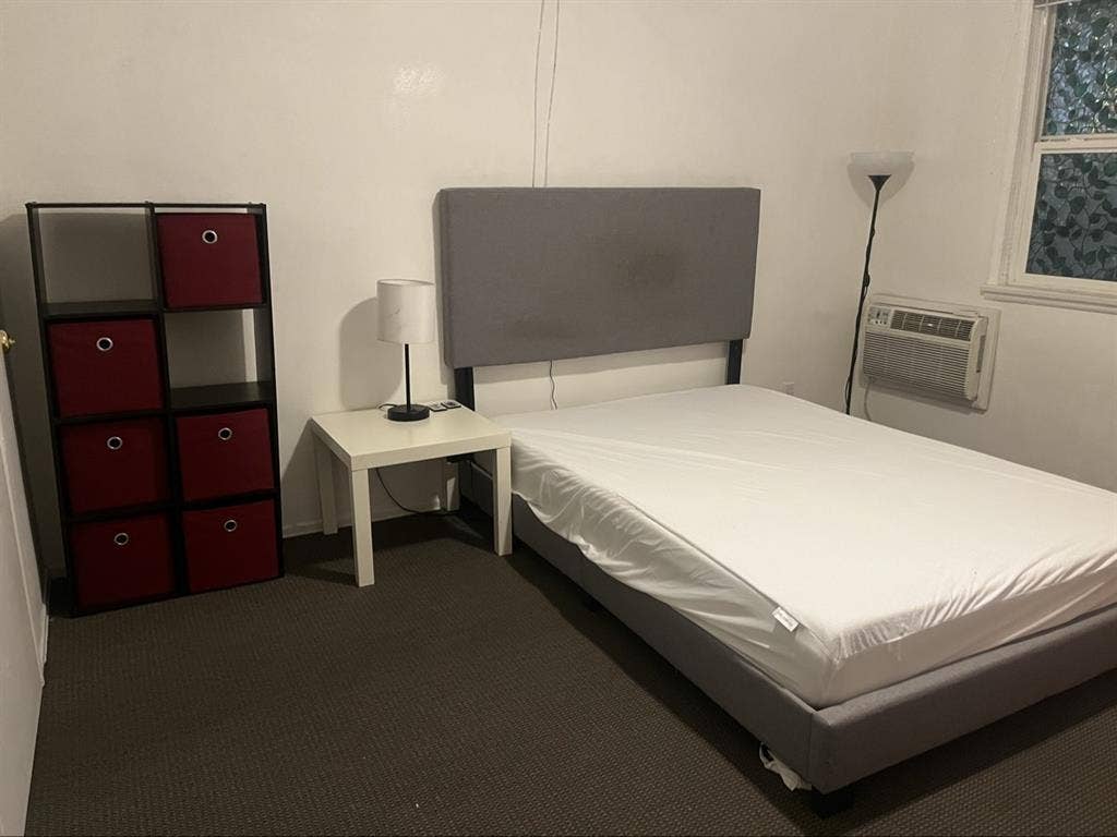 Fully furnished room women only