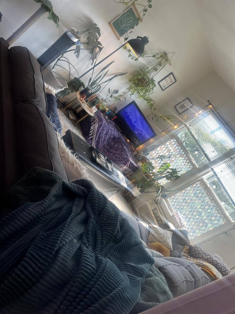 Fully furnished room women only